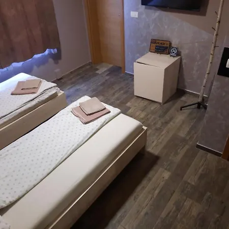 Motel 